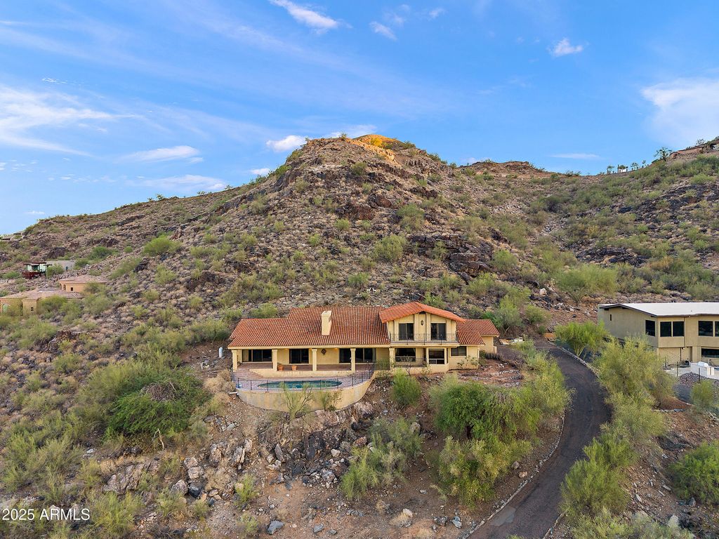 6349 E HUMMINGBIRD Lane, Paradise Valley, AZ 85253