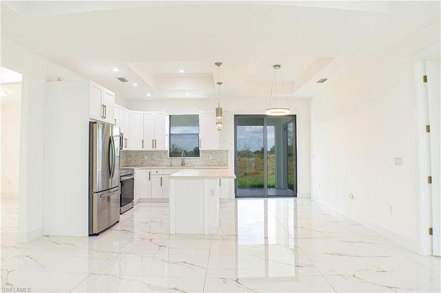 4145 68th AVE NE, Naples, FL 34120
