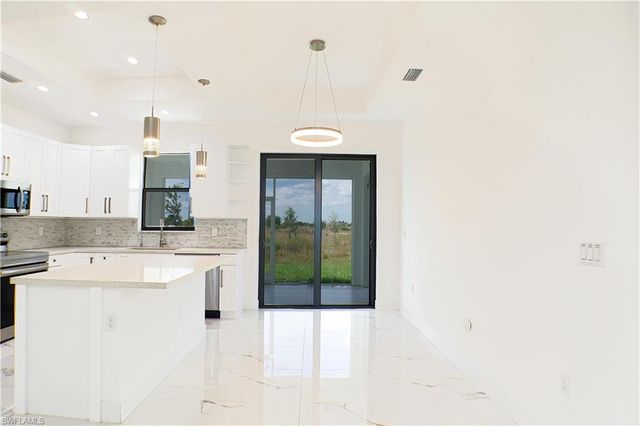 4145 68th AVE NE, Naples, FL 34120
