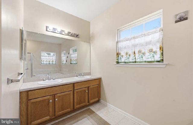 38 CENTENNIAL DR, Hammonton, NJ 08037