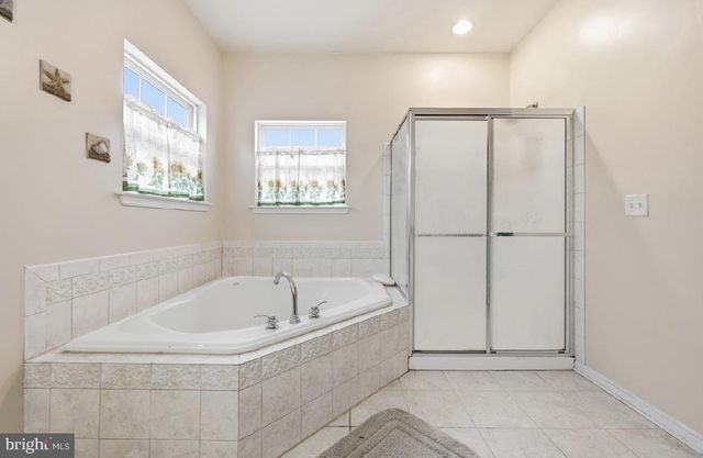 38 CENTENNIAL DR, Hammonton, NJ 08037