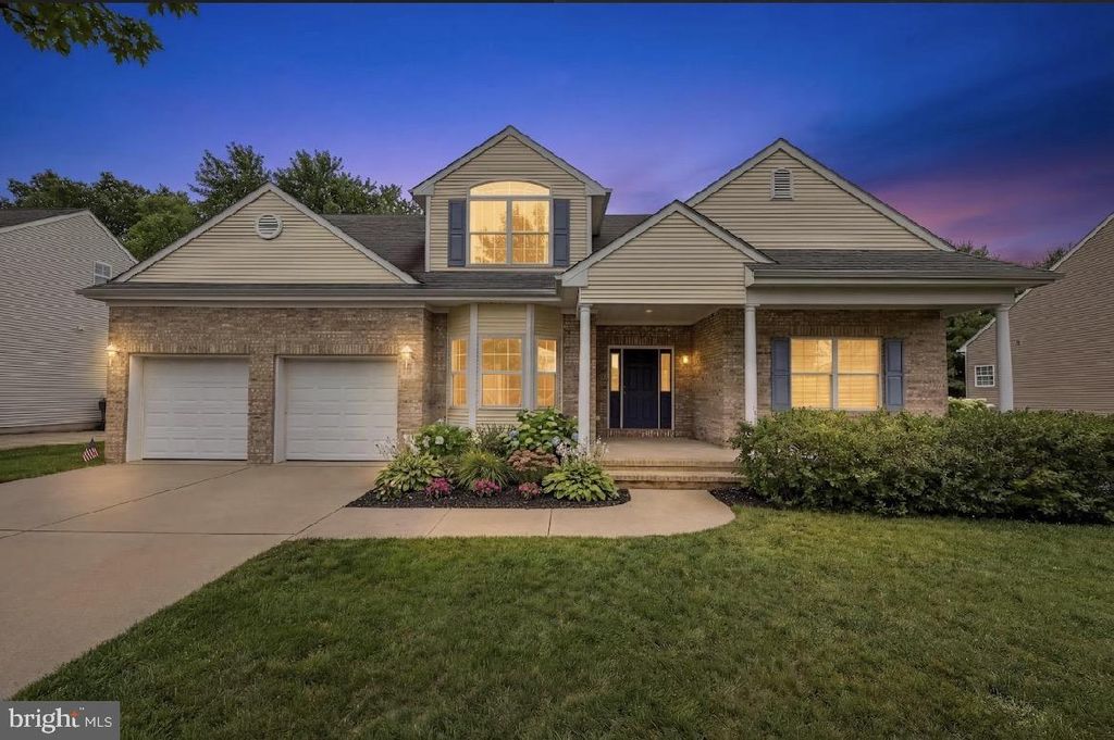 38 CENTENNIAL DR, Hammonton, NJ 08037