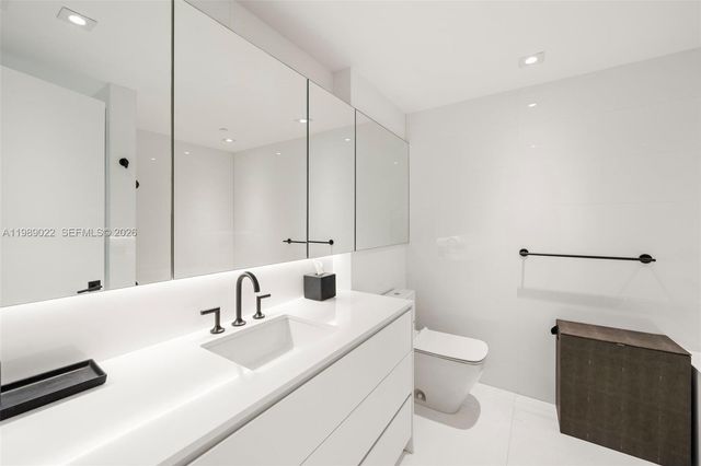 9999 Collins Avenue 11J, Bal Harbour, FL 33154