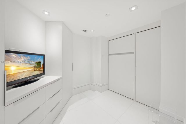 9999 Collins Avenue 11J, Bal Harbour, FL 33154