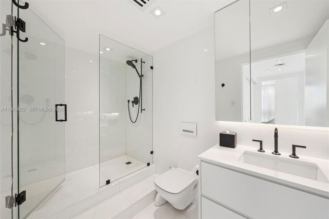 9999 Collins Avenue 11J, Bal Harbour, FL 33154