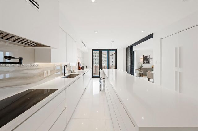 9999 Collins Avenue 11J, Bal Harbour, FL 33154