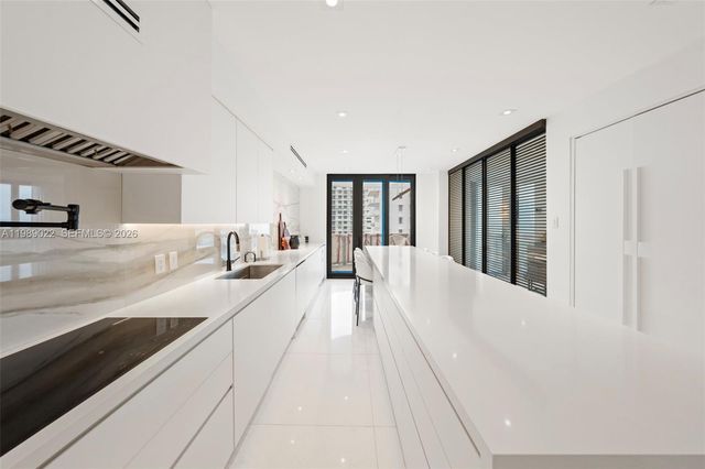 9999 Collins Avenue 11J, Bal Harbour, FL 33154