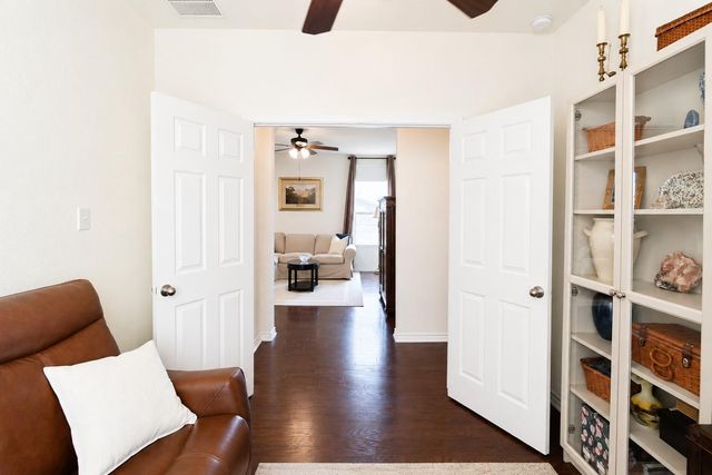102 Landing LN, New Braunfels, TX 78130