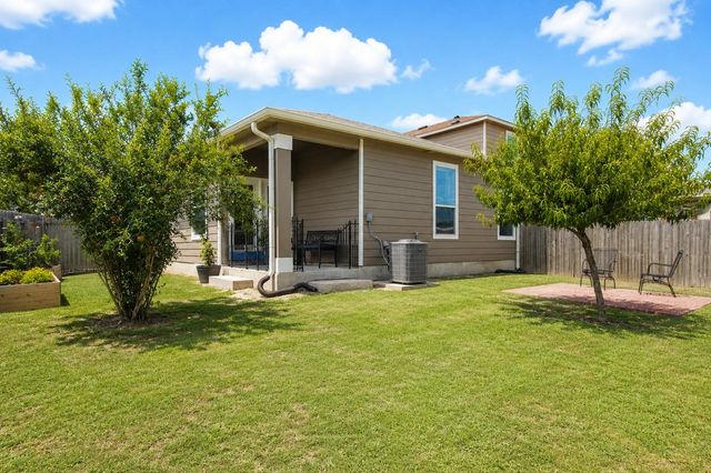 102 Landing LN, New Braunfels, TX 78130