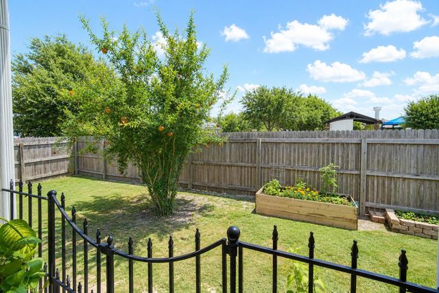 102 Landing LN, New Braunfels, TX 78130