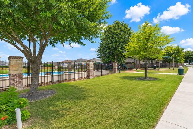 102 Landing LN, New Braunfels, TX 78130