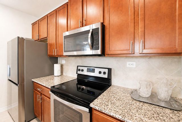 102 Landing LN, New Braunfels, TX 78130