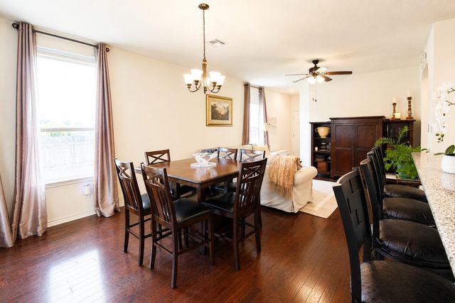 102 Landing LN, New Braunfels, TX 78130