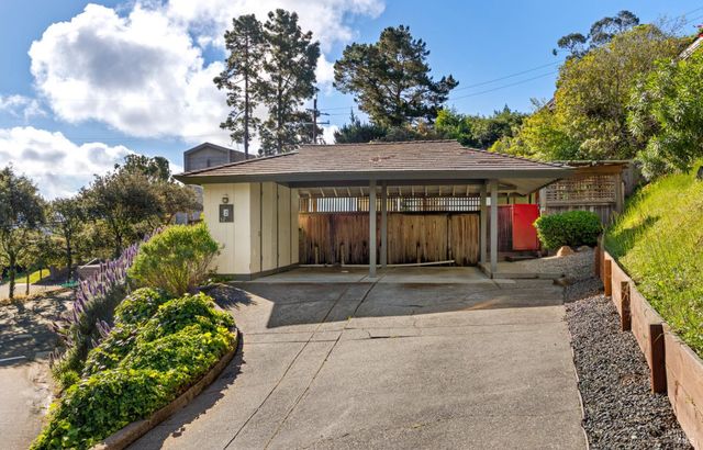 2 Tamalpais Ave, Belvedere, CA 94920