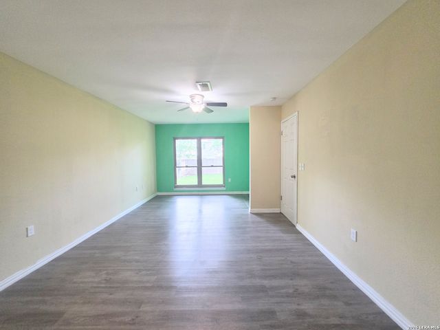 5931 AUTUMN LK, San Antonio, TX 78222