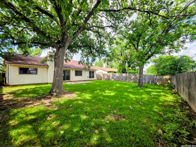 5931 AUTUMN LK, San Antonio, TX 78222