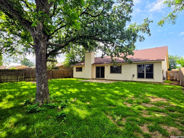 5931 AUTUMN LK, San Antonio, TX 78222