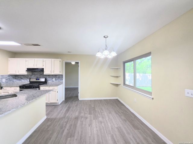 5931 AUTUMN LK, San Antonio, TX 78222