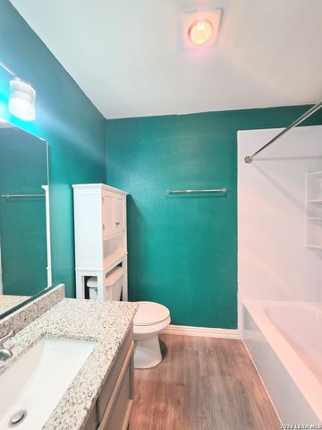 5931 AUTUMN LK, San Antonio, TX 78222