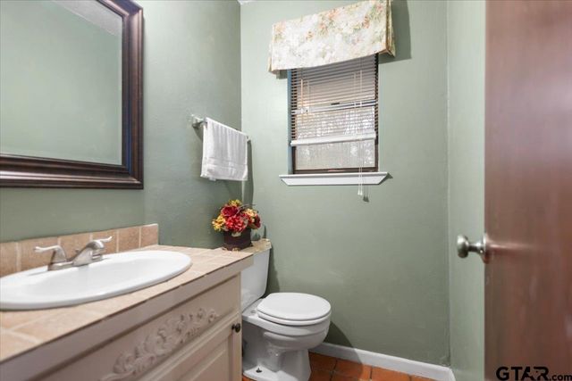 508 Cedar Street, Overton, TX 75684