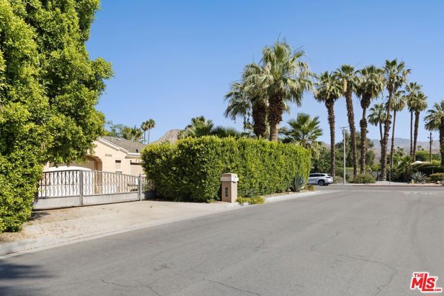 74744 Yucca Tree Drive, Palm Desert, CA 92260