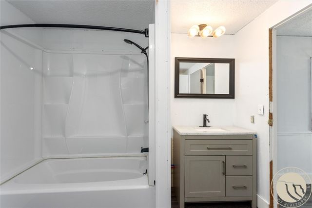 711 Cougar CIRCLE, Laurel, MT 59044