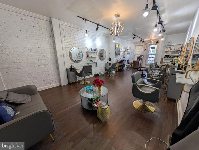 861 W 36TH ST W, Baltimore, MD 21211