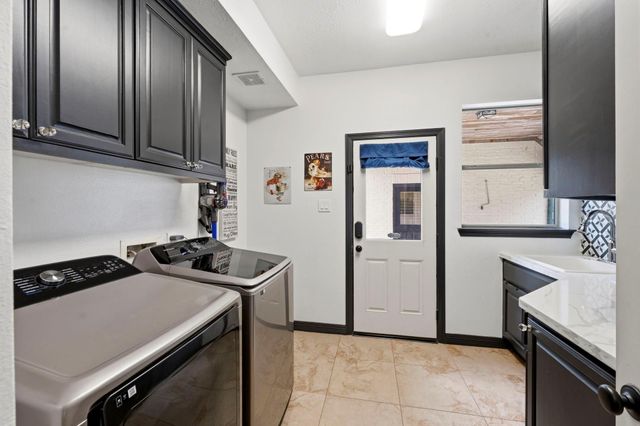 9059 Crighton Crossing Drive, Conroe, TX 77302