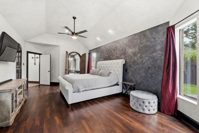 9059 Crighton Crossing Drive, Conroe, TX 77302