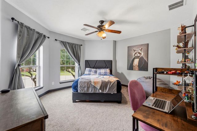 9059 Crighton Crossing Drive, Conroe, TX 77302