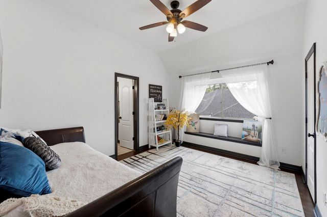 9059 Crighton Crossing Drive, Conroe, TX 77302