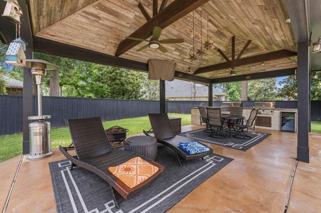 9059 Crighton Crossing Drive, Conroe, TX 77302