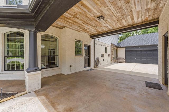 9059 Crighton Crossing Drive, Conroe, TX 77302