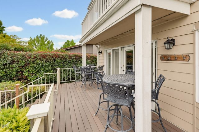 2489 Nieto Way, Medford, OR 97504