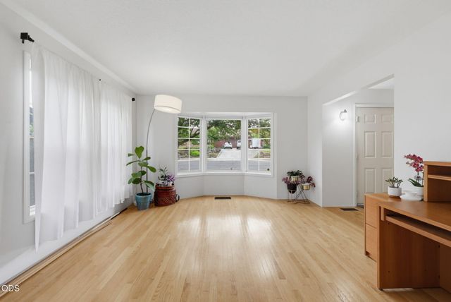2489 Nieto Way, Medford, OR 97504