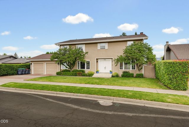 2489 Nieto Way, Medford, OR 97504