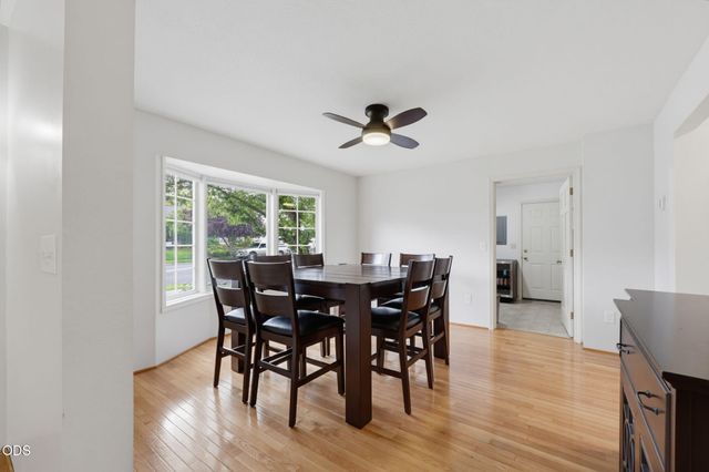 2489 Nieto Way, Medford, OR 97504