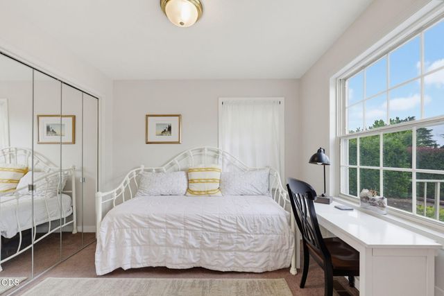 2489 Nieto Way, Medford, OR 97504