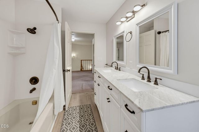 2489 Nieto Way, Medford, OR 97504
