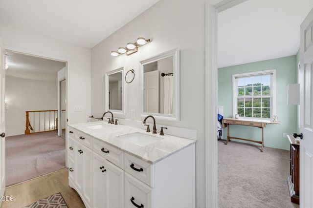 2489 Nieto Way, Medford, OR 97504