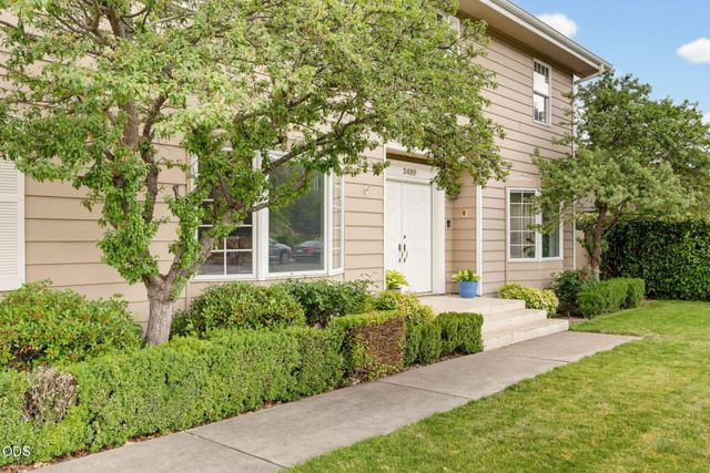 2489 Nieto Way, Medford, OR 97504