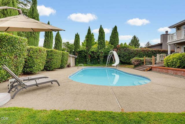 2489 Nieto Way, Medford, OR 97504