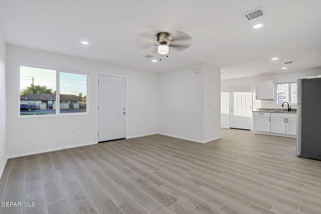 3016 GLEN Drive A&B, El Paso, TX 79936