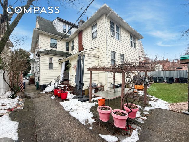 4215 Atlantic Avenue, New York City, NY 11224