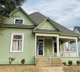627 W Chestnut Street, Denison, TX 75020