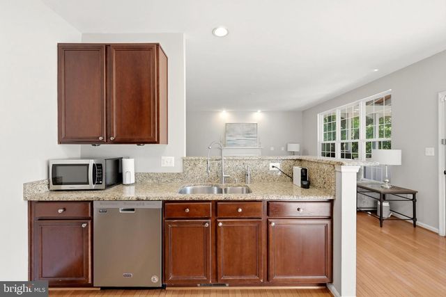 35555 SARASOTA ST, Round Hill, VA 20141