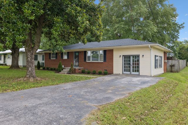 723 Nichols St, Pulaski, TN 38478