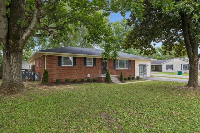 723 Nichols St, Pulaski, TN 38478