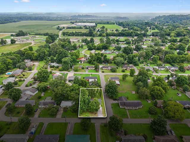 723 Nichols St, Pulaski, TN 38478