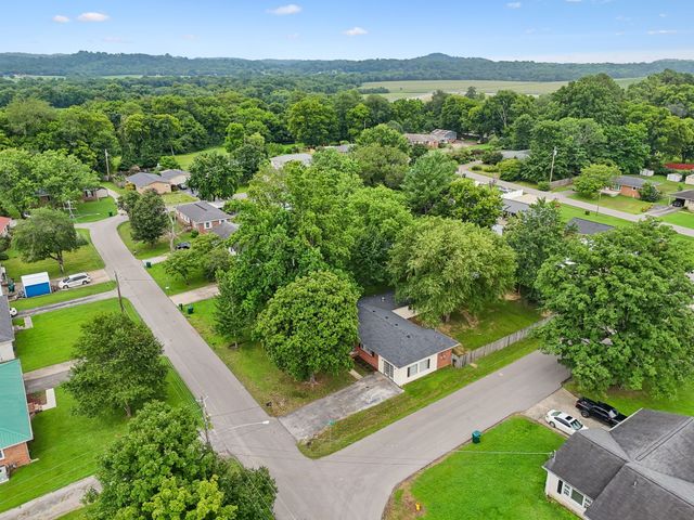 723 Nichols St, Pulaski, TN 38478